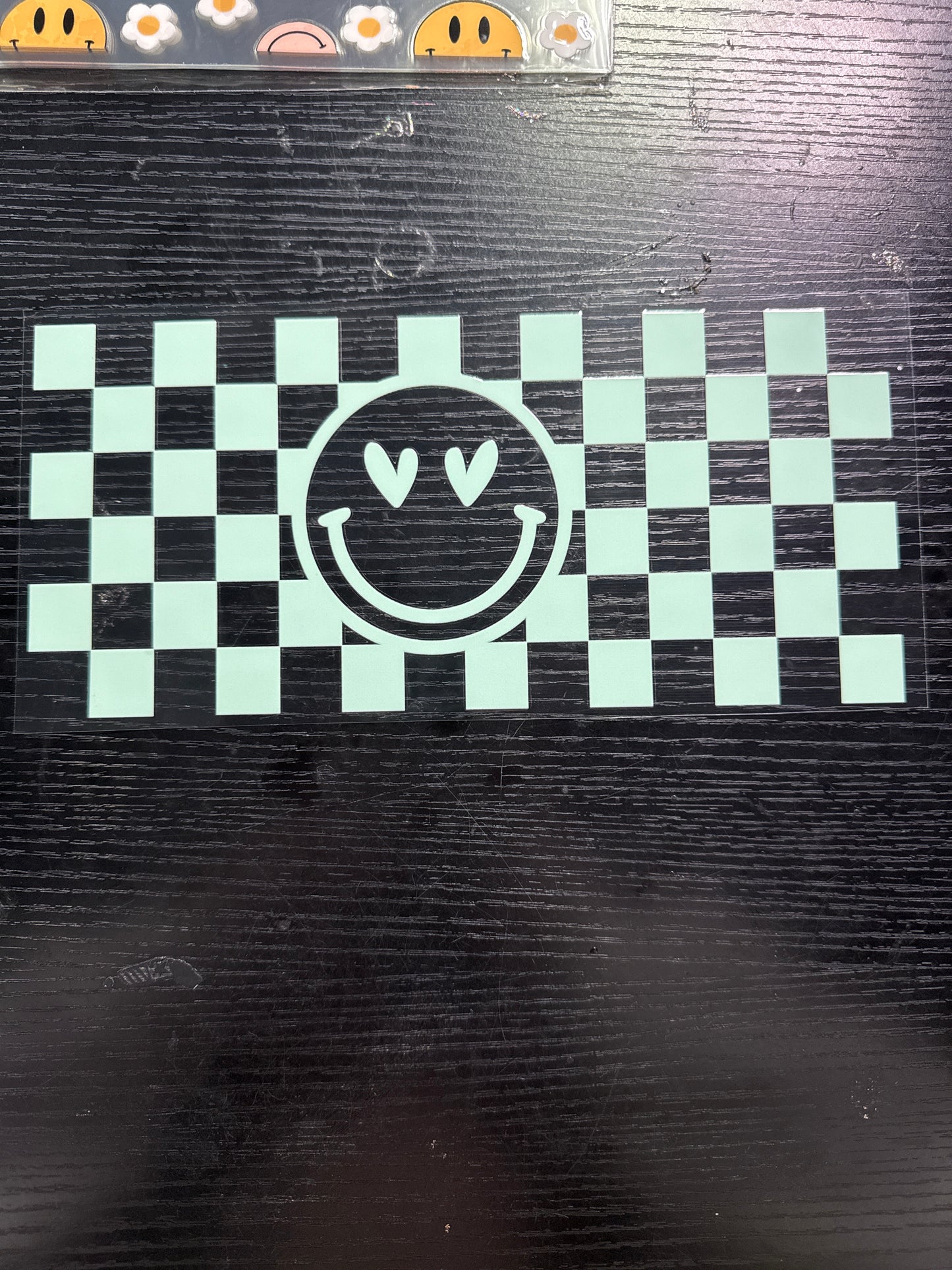 522 smiley faces and checkers